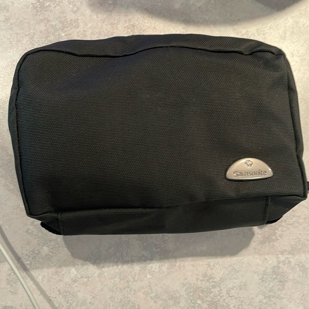 Samsonite toiletry case